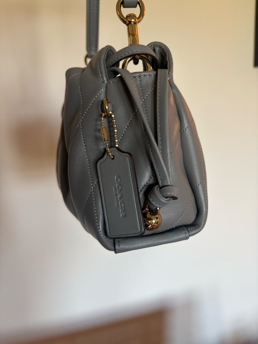 Faye Shoulder Bag With Quilting - Picture 4 of 9